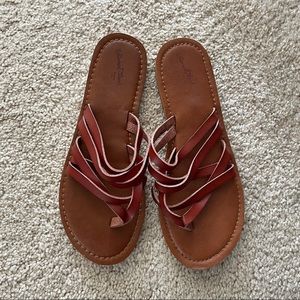 Universal Thread Sandals
